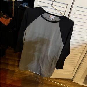 LuLaRoe Two-Tone Raglan Tee - Black & Gray
